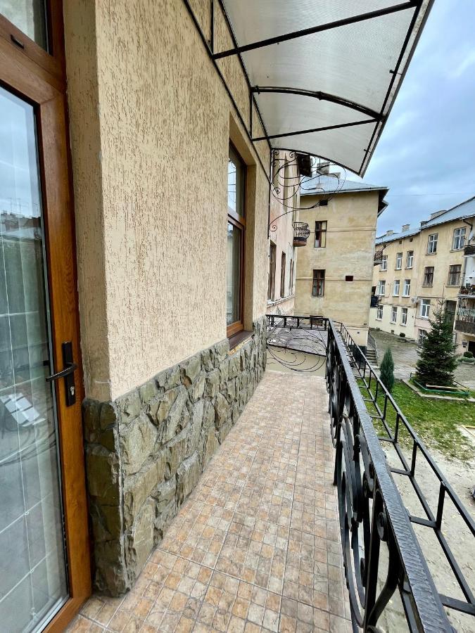 Pride Apartment Lviv Eksteriør bilde