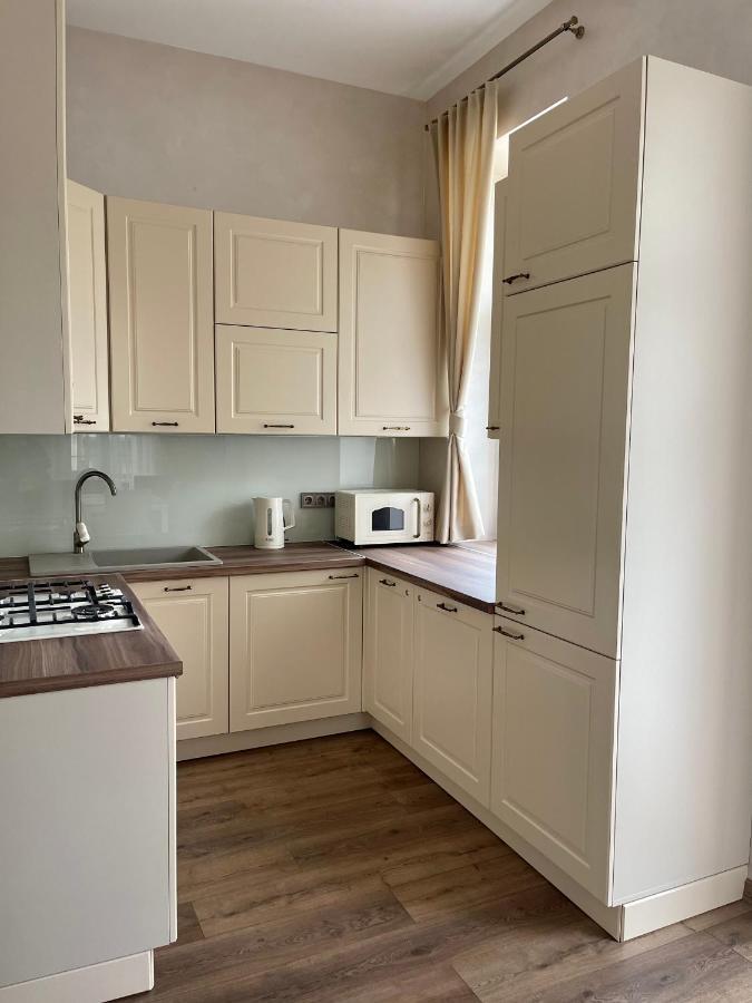 Pride Apartment Lviv Eksteriør bilde